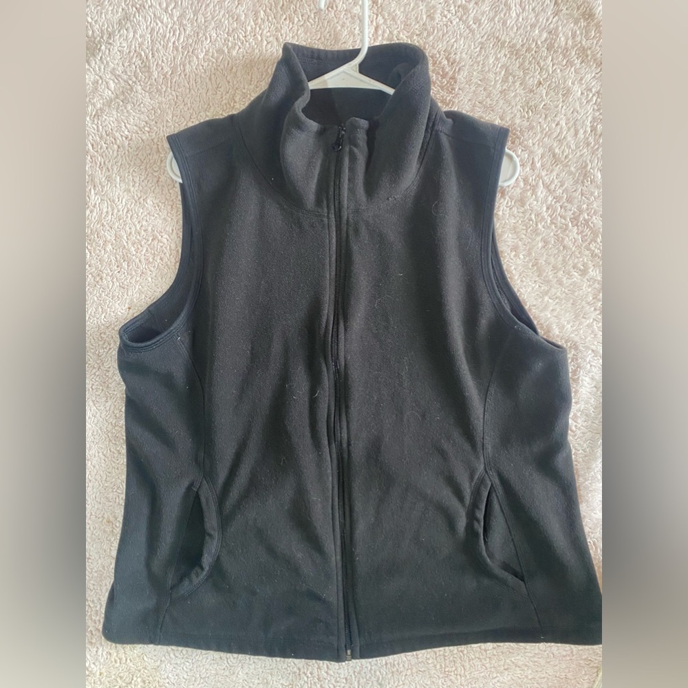 Size XL-  Old Navy Black Zip Up Vest